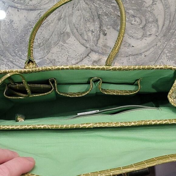 LIZ CLAIBORNE NEW PURSE - Picture 5 of 7